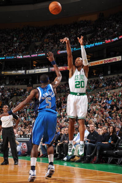 更多火花碰 更多火花碰