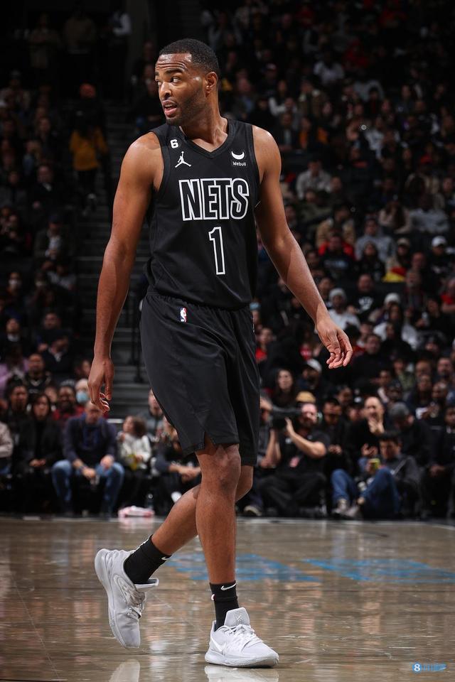 了坚实的保 了坚实的保